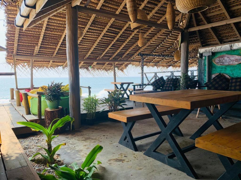 Backpack Beach Hostel & Reggae Bar Bussa Esterno foto