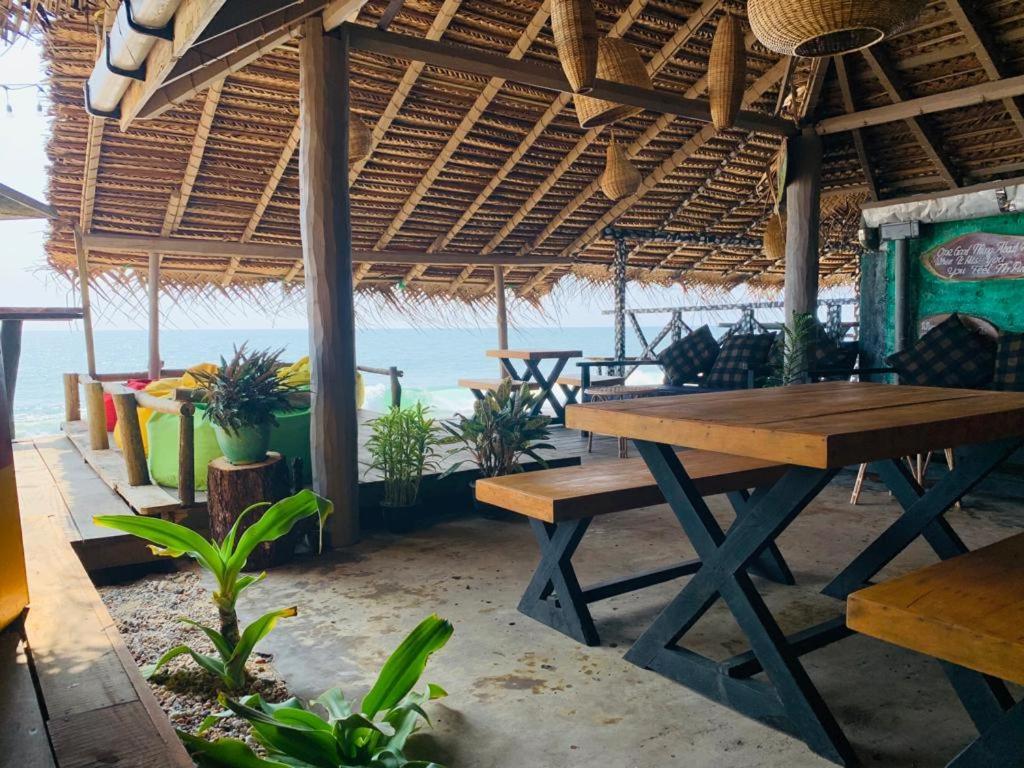 Backpack Beach Hostel & Reggae Bar Bussa Esterno foto