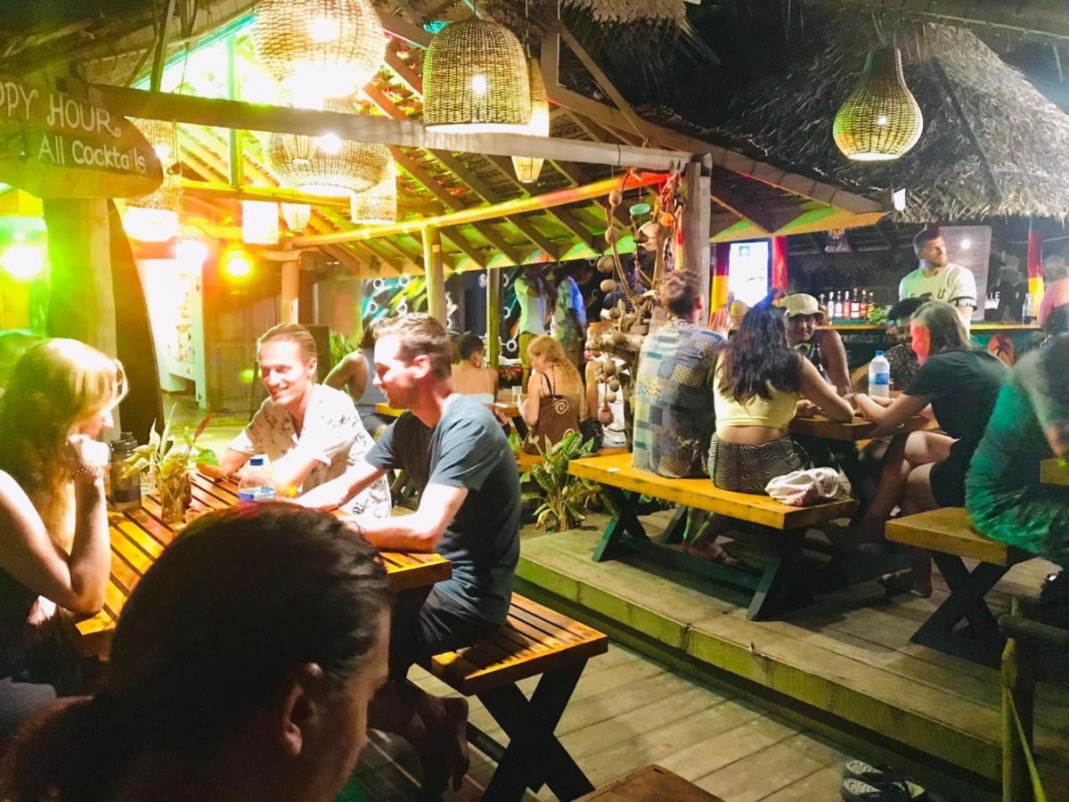 Backpack Beach Hostel & Reggae Bar Bussa Esterno foto