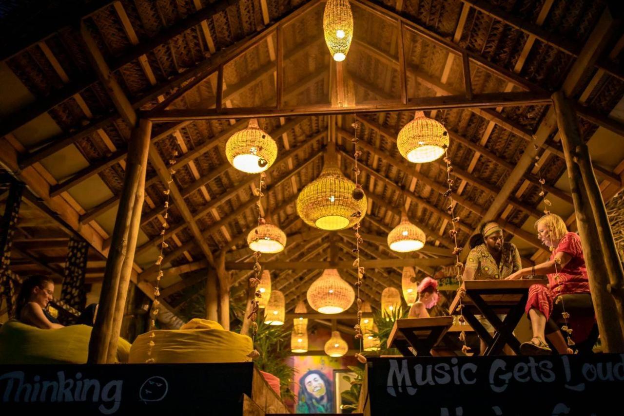 Backpack Beach Hostel & Reggae Bar Bussa Esterno foto