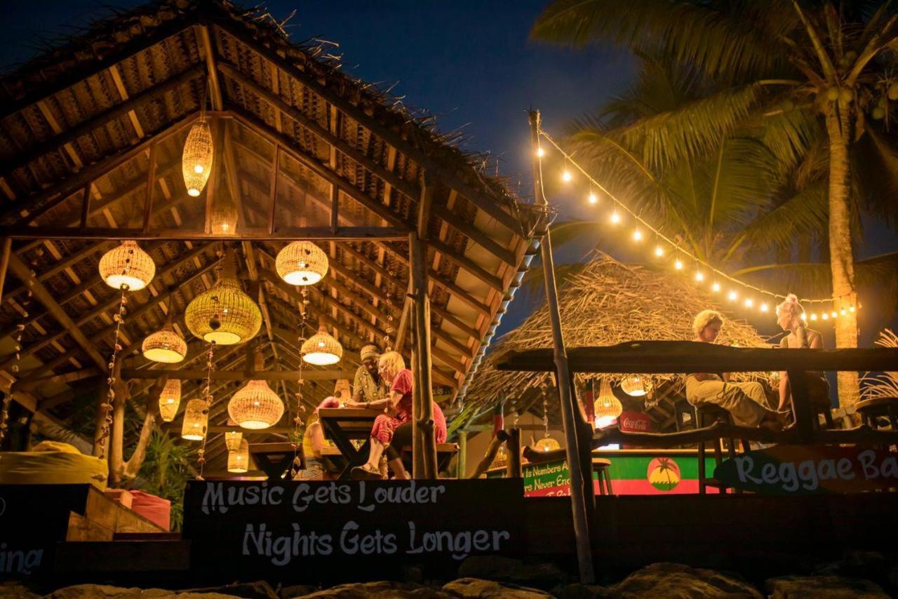 Backpack Beach Hostel & Reggae Bar Bussa Esterno foto