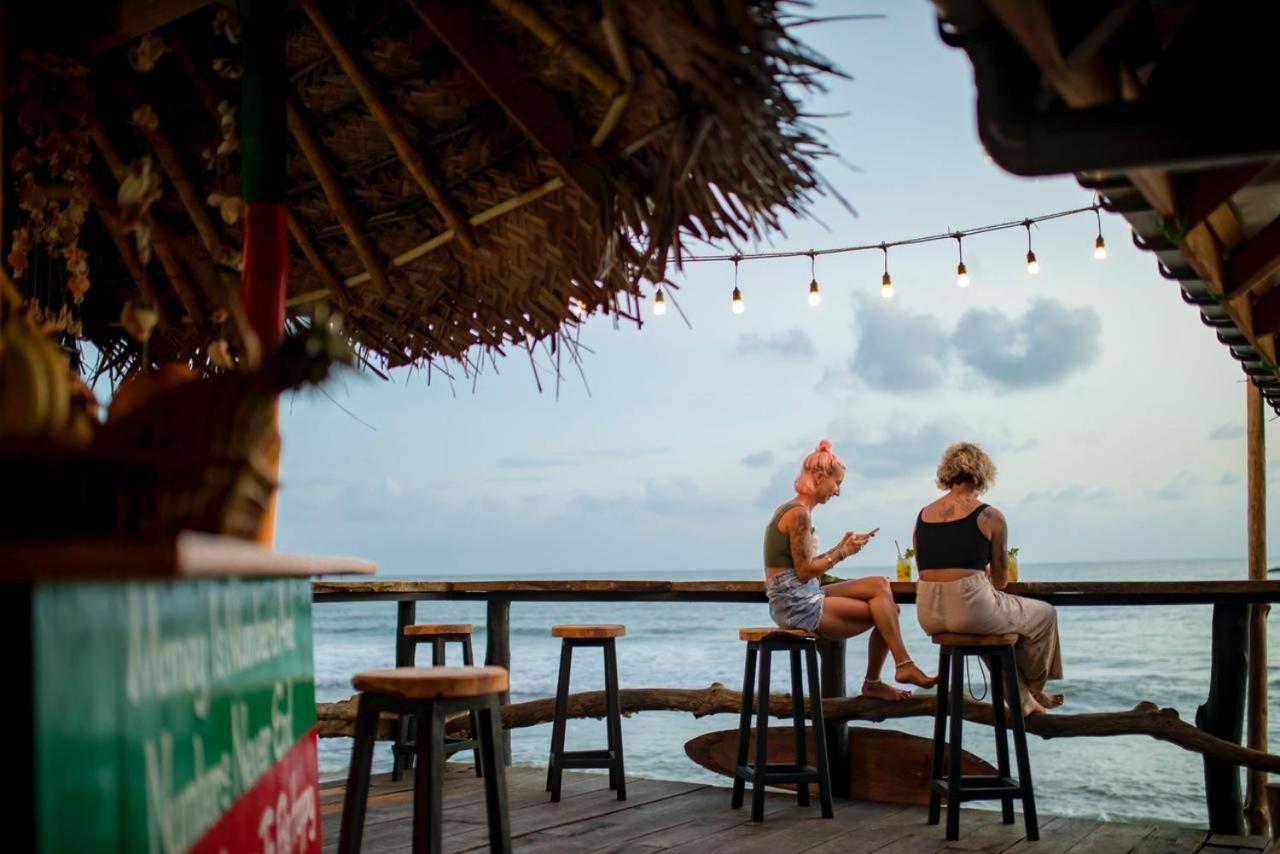 Backpack Beach Hostel & Reggae Bar Bussa Esterno foto