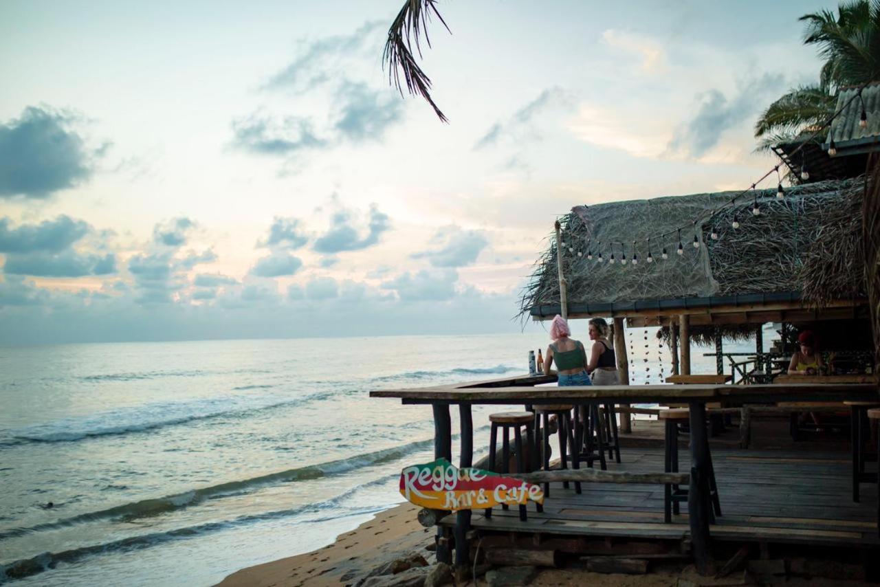 Backpack Beach Hostel & Reggae Bar Bussa Esterno foto