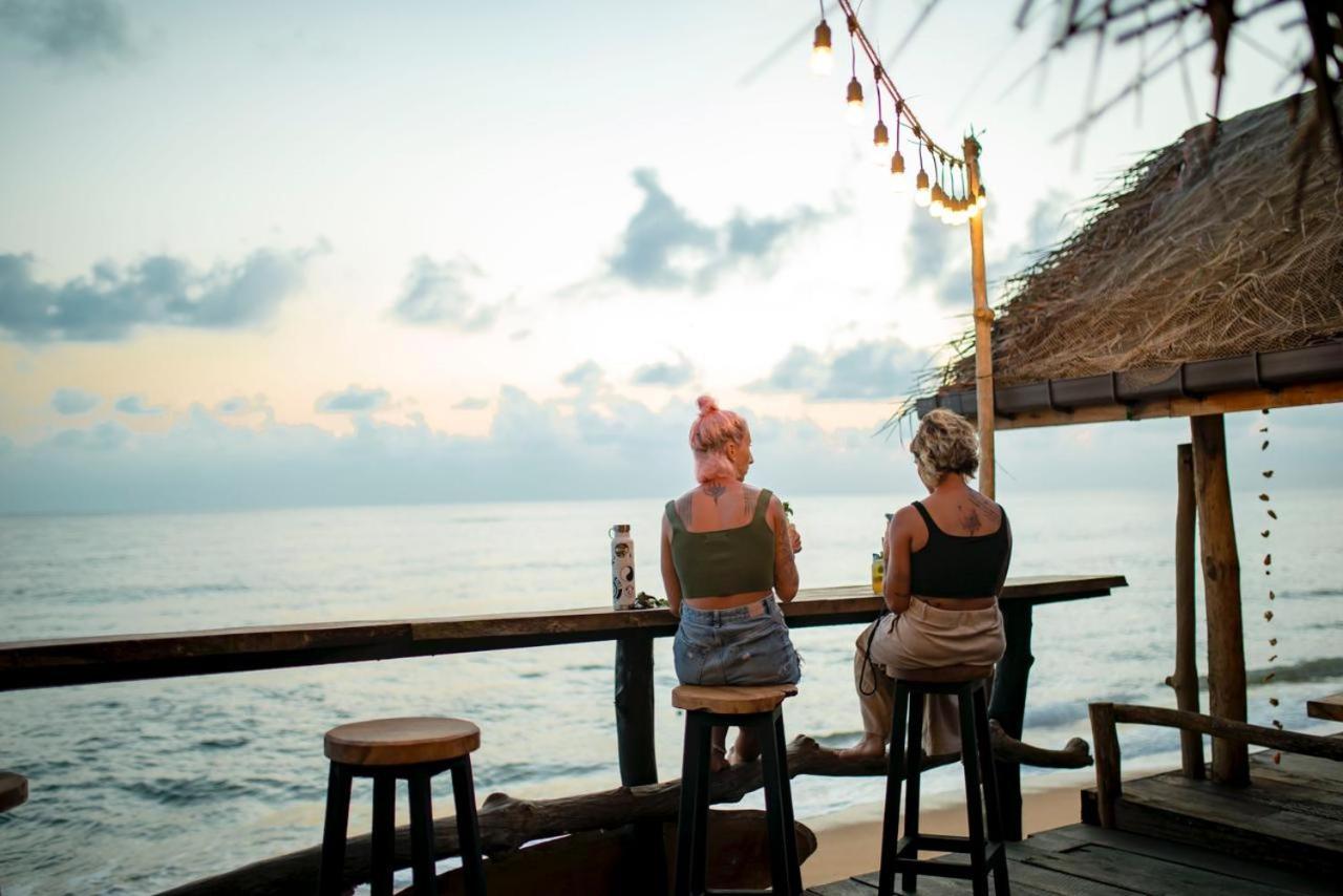 Backpack Beach Hostel & Reggae Bar Bussa Esterno foto