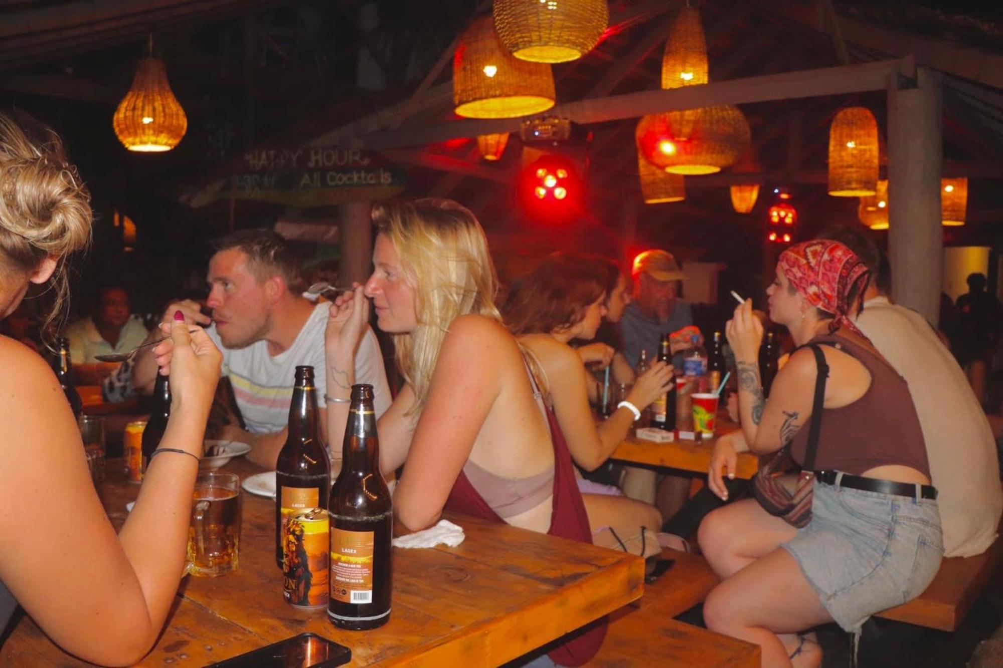 Backpack Beach Hostel & Reggae Bar Bussa Esterno foto