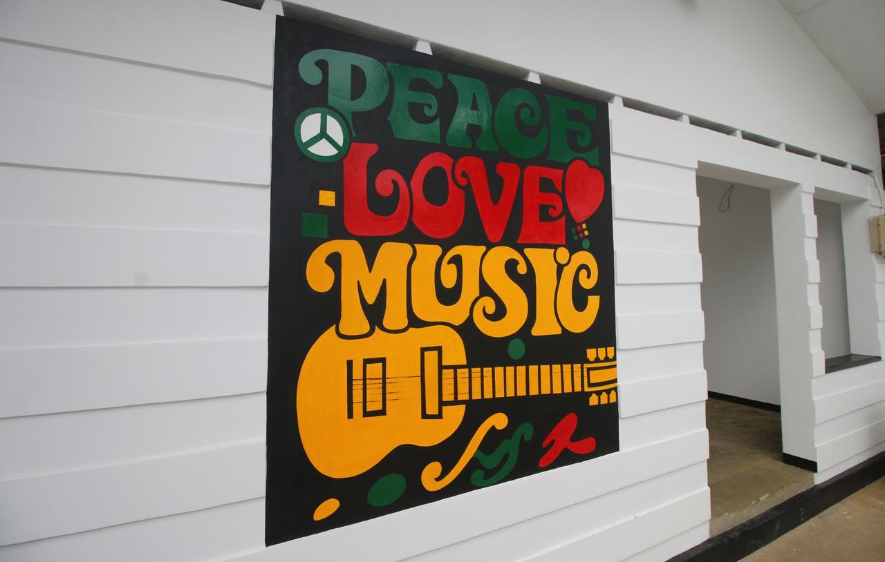 Backpack Beach Hostel & Reggae Bar Bussa Esterno foto