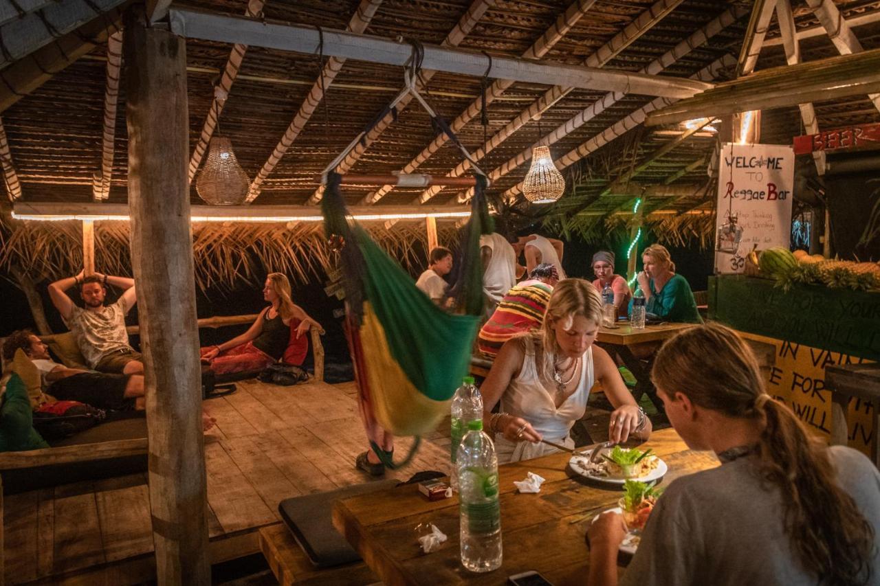 Backpack Beach Hostel & Reggae Bar Bussa Esterno foto