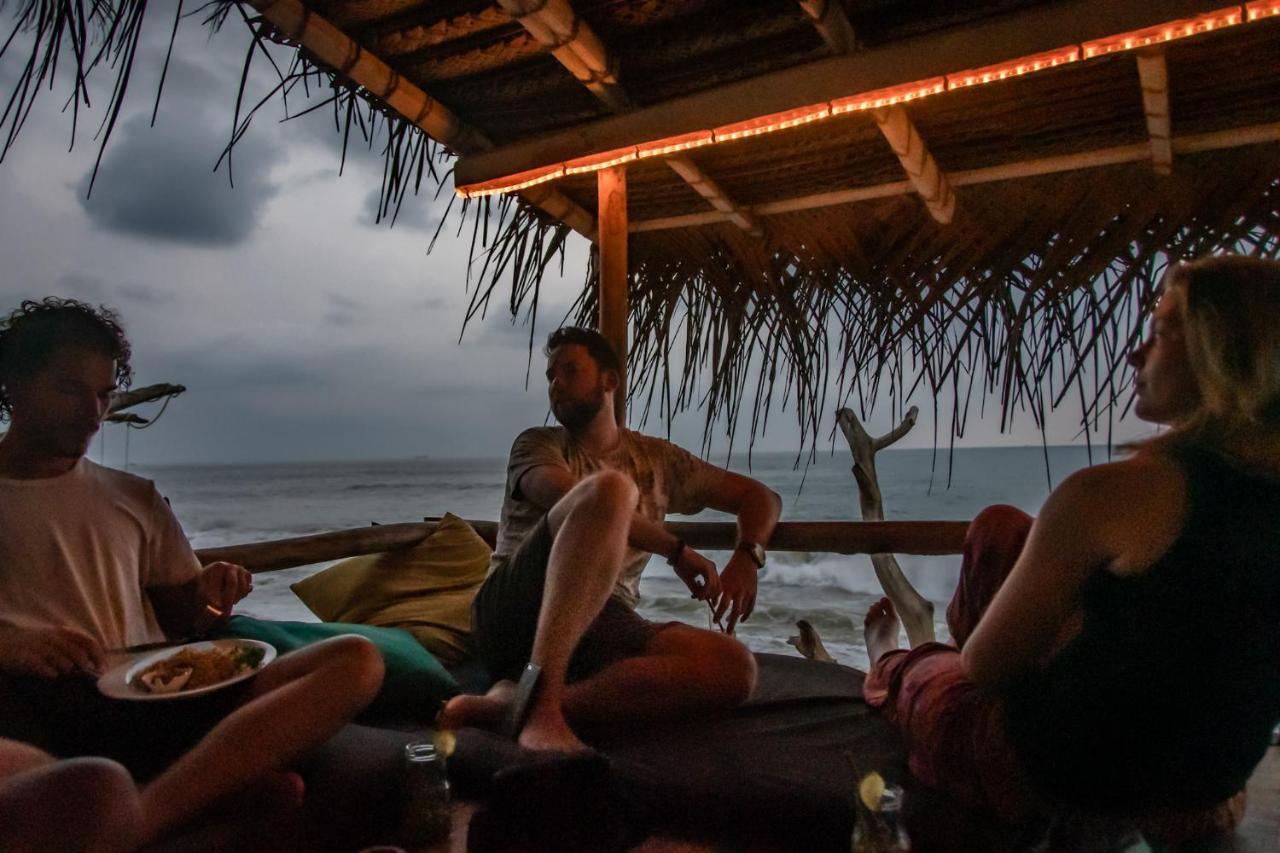 Backpack Beach Hostel & Reggae Bar Bussa Esterno foto